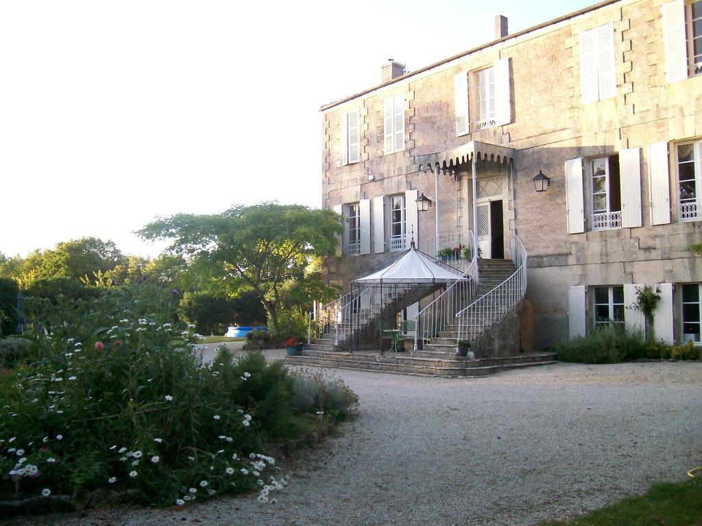 Manoir Angle Bed & Breakfast Blanzay-sur-Boutonne Ngoại thất bức ảnh